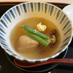 山玄茶 - パカッ。炊き合わせ。柔らかい蛸と冬瓜！優しく喉を滑ります。