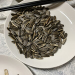 中華家庭料理 華園 - ワォー！ひまわりの種。。ハマるよ