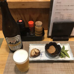 大衆割烹 善甚 - 瓶ビール　中瓶　アサヒ＆ヒラマサのカマ焼き、タラコ煮、枝豆（通し）