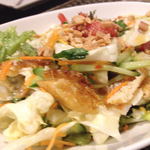 目玉焼きのサラダ