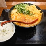 丸亀製麺 - トマたまカレーうどん(並)
