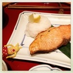 伊豆の旬 やんも - しゃけ塩焼き（1,365円）