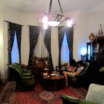 キングオブキングス - テーブルソファー席4つほど。