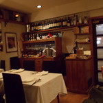 マション - 雰囲気の良い店内