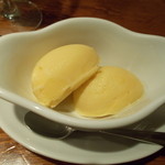 マション - 自家製はちみつのアイスクリーム、旨い～