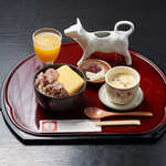Honkaku Sumi Biyaki Unagi Oumigyuusara - お子様きんし丼膳（茶碗蒸し、香の物付）