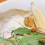 麺屋 貝原 - 牡蠣の貝殻に牡蠣味噌