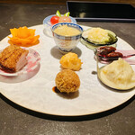 仁修樓 - ☆前菜盛り合わせ。前菜にもかなり手間暇かけている。