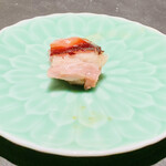 仁修樓 - ◎子豚のもも肉も凝縮された肉のうま味がある。