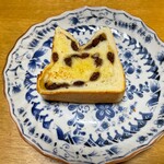 こだわり生食パンの店 ふじおか - レーズンパン焼いた後