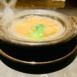 仁修樓 - ◎上湯スープは、金華ハム、地鶏、干し貝柱などの高級食材を使い2日間煮込んで作ると言う。