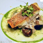 シャトー　ラ・パルム・ドール - 市場からの鮮魚のポワレ　きのこの焼きリゾット添えレモンの香るソース・プール・クラリフェ