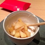 神保町 傳 - 【2012.11】リンゴ煮を上から入れて