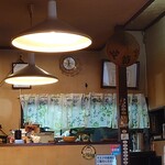 Hachiro - カーテンがお洒落な厨房。