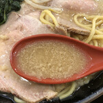 熟成豚骨ラーメン そだし - 特製豚骨ラーメン麺中盛り スープ