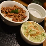 Bangkok Spice - カオソーイ（１，２００円）の『サラダ、ミニガパオ、デザート』２０２１年１０月