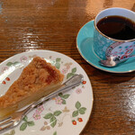 珈琲舎 蔵 - ブレンドコーヒー、今日のタルト(林檎)