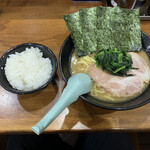 らーめん家 せんだい - 醤油とんこつラーメン￥780  小ライス￥100