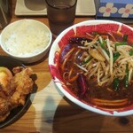 麺屋遼太郎 - あかまる麺 3辛(税込)800円 +270円で唐揚げセット (2021.10.19)