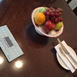 Raffles - ウェルカムフルーツとチケット