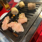 焼肉ここから - 焼く