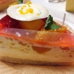 Keju - マンゴーオレンジレアチーズケーキ☆

マンゴーの甘さとレアチーズの食感が堪らん！٩(๑❛ᴗ❛๑)۶