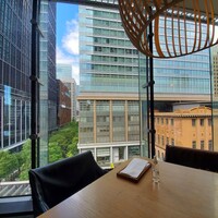 AWkitchen TOKYO 新丸ビル店 - 窓際の席