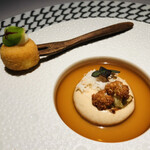 毛ガニのジュレ　ズワイガニのムース　カリフラワー　ズワイガニのクロケット