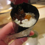 鮨 さいとう - 生いくらの手巻き（2012/11）