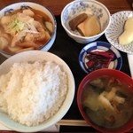 田舎料理　やまがた - 山形里イモ煮定食　950円