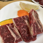 しげ - 骨付きカルビ650円