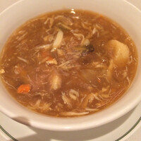 中国飯店 富麗華 - 上海蟹肉入り板春雨のスープ