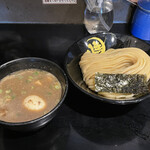 つけ麺無心 - 豚骨つけ麺並半熟味玉入り