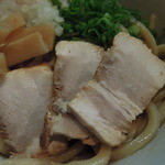 俺とあぶら - 油そばのチャーシュー