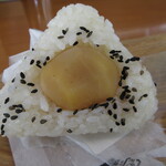 六斉舎 - 栗おこわおにぎり 240円(税込)　(2021.9)