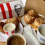 ケンタッキーフライドチキン - 陛下はビスケット、侍従はコールスローね