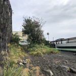 おふくろ亭 - 鉄橋くぐったら坂を上って、すぐ横がバイパス
      2021/10/10
      ホル鍋 ニンニク 400円
      揚げだしなす 100円
      フライ3品 100円 コロッケ、チクワ、黒はんぺん