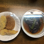 おふくろ亭 - 2021/10/10
      ホル鍋 ニンニク 400円
      揚げだしなす 100円
      フライ3品 100円 コロッケ、チクワ、黒はんぺん