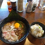 RAMEN SHELTER - 和牛すき焼き拉麺+釜揚げしらす丼