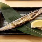 Mekiki no ginji - 三陸産 秋刀魚：438円