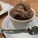 ドライブイン鳥 - チョコソフトクリーム