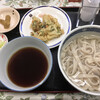 Sakaeya Udon Ten - 釜揚げうどん（500円）とかき揚げ（90円）