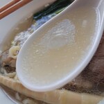 トーキョー ベイ フィッシャーマンズ ヌードル - 透明なスープ