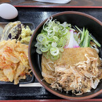 手打ち讃岐うどん あじな味 - 冷たいきつねうどん
            ナス天、かき揚げ