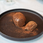 ラ・ブランシュ - ベルギー産チョコレートのムースとアイス