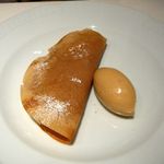 カンブーザ - 【アマレットでマリネした柿とリコッタチーズを挟んだ栗粉のクレープ"ネッチ" 塩キャラメルのジェラート添え】2012/11