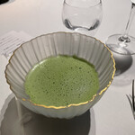 レフェルヴェソンス - 締めのお抹茶、目の前でたててくださいます