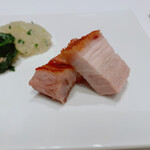 中国飯店 麗穂 - 皮付き豚バラ肉のチャーシュー