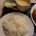 キッチンスズキ - ライス、スープ、お新香付き