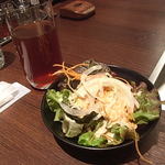 牛兵衛 - サラダとアイスティー
